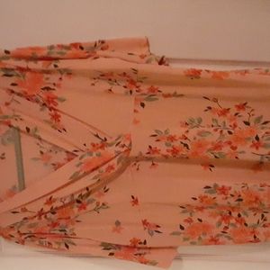 Women's short sleeve v neck top